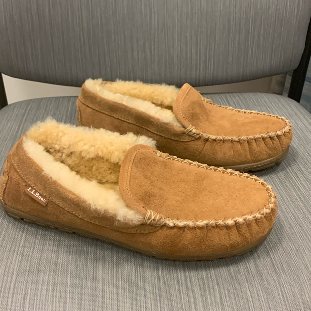 L. L. Bean. Women’s size 9 slipper moccasins excellent condition